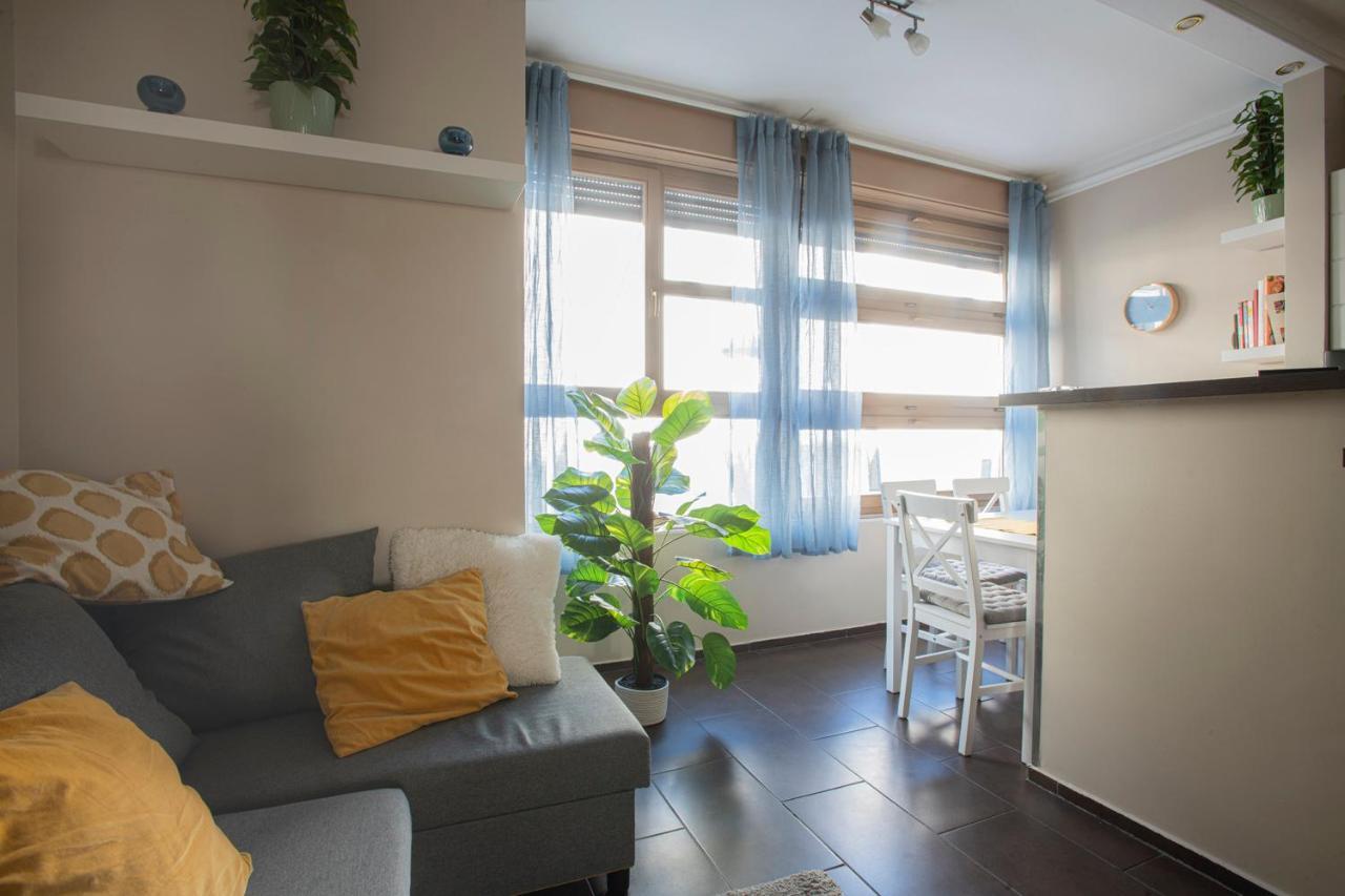 Real Apartment *