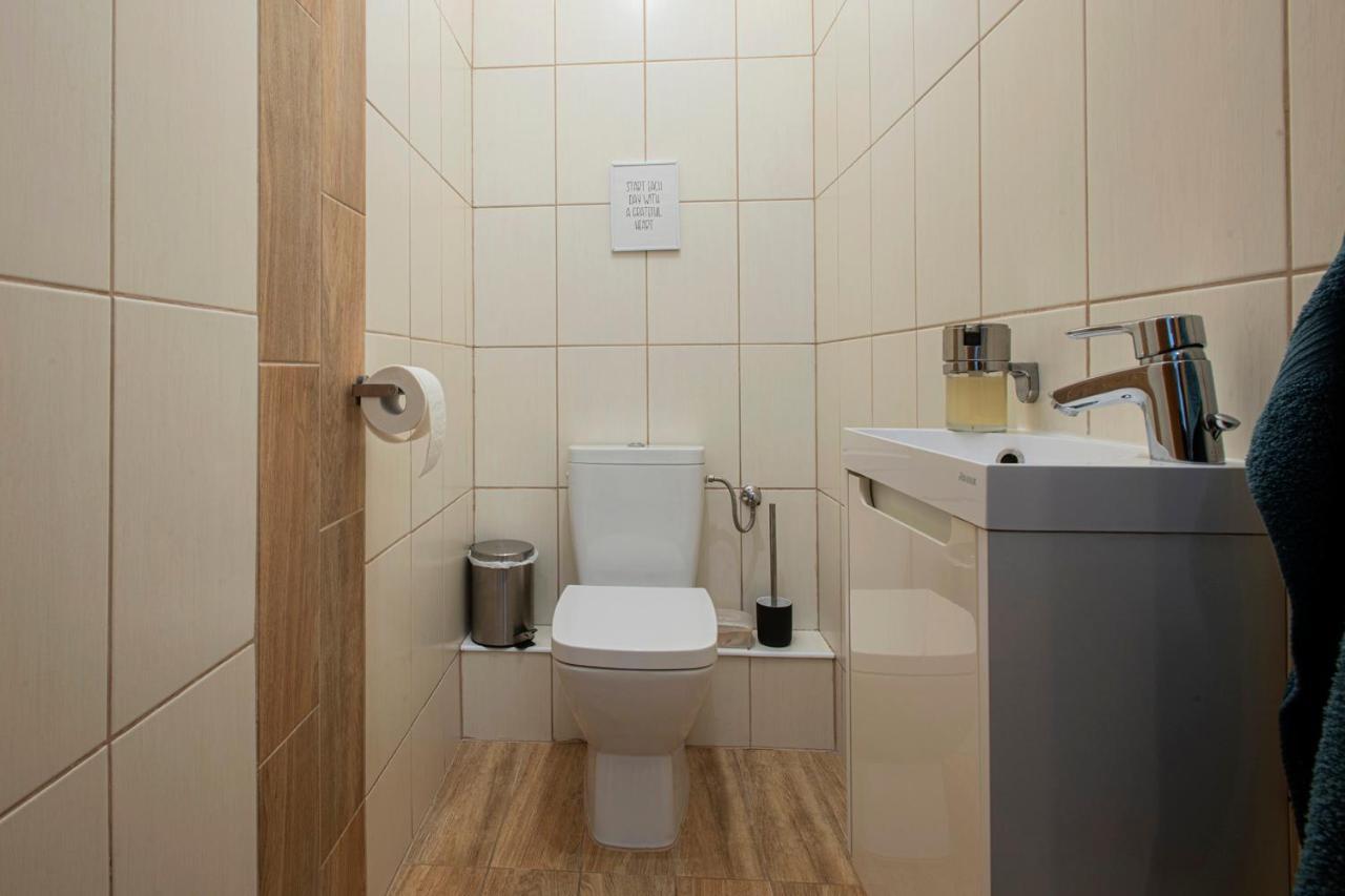 Real Apartment *