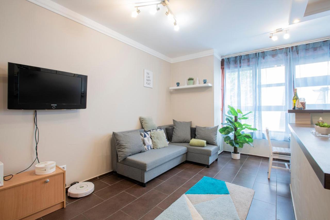Real Apartment *